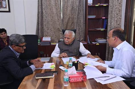 Union Minister Shri Manohar Lal Reviews Preparations for Swachhata Hi ...