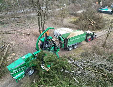 Prototyp-Überladewagen für Hackschnitzel im Einsatz – hohe Leistung ...