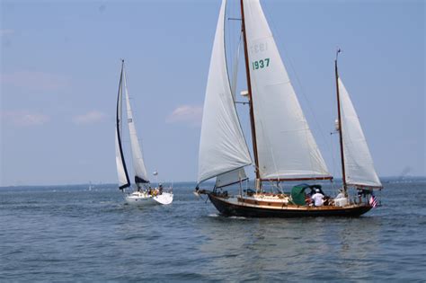 Sea Cliff Yacht Club Builds Community!