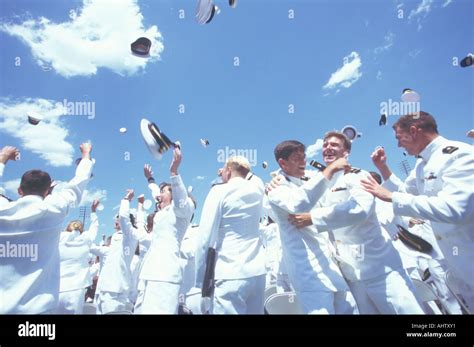 Navy Graduation Parade 的图像结果