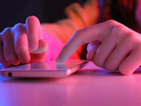 Power of memes: shaping communication and society | Meer