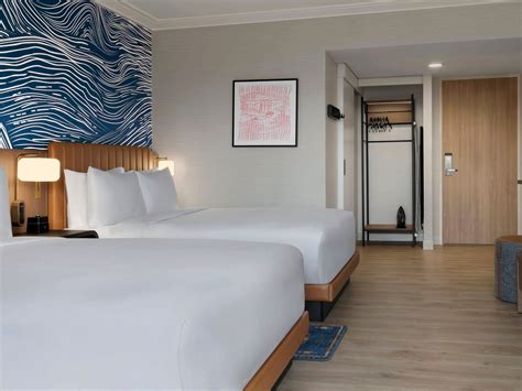 Hotel Rooms & Suites in Orange County | Hyatt Regency Irvine