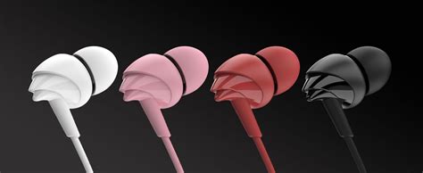 boAt Bassheads 100 in Ear Wired Earphones with Mic(Black) : Amazon.in ...