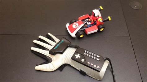 يوتيوبر يعدّل قفاز Nintendo Power Glove ليتوافق مع Switch