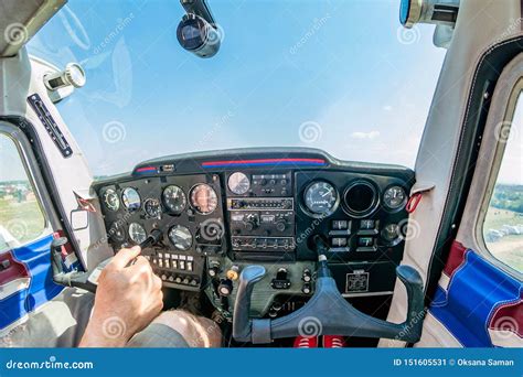 Small Plane Cockpit Controls 的图像结果