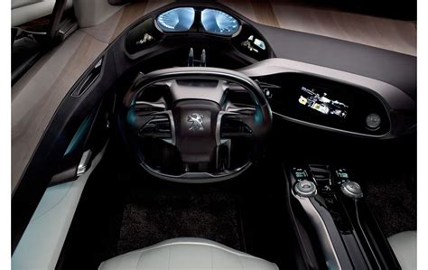 EL PEUGEOT i-COCKPIT® CUMPLE 10: LA HISTORIA DE UNA INNOVACIÓN AUDAZ ...