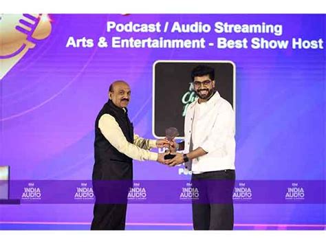 Deepak Pareek Wins 'Best Show Host' Award in the Arts & Entertainment ...