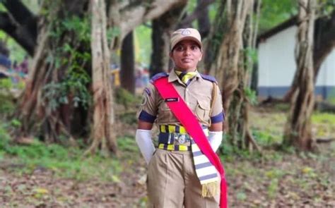 6 साल पहले कुएं में कूद जान देने वाली थी, आज पुलिस अफ़सर बन दूसरों की ...