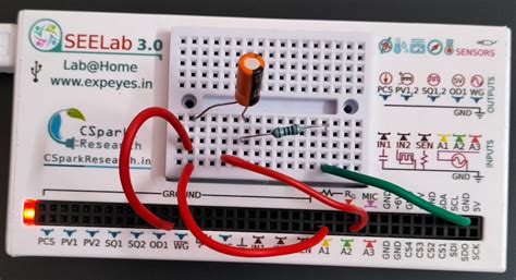 SEELab 3.0 : School Level Physics - Capacitor in AC Circuits