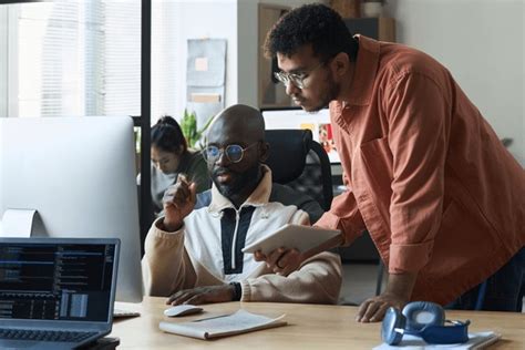 Bending at Computer 的图像结果