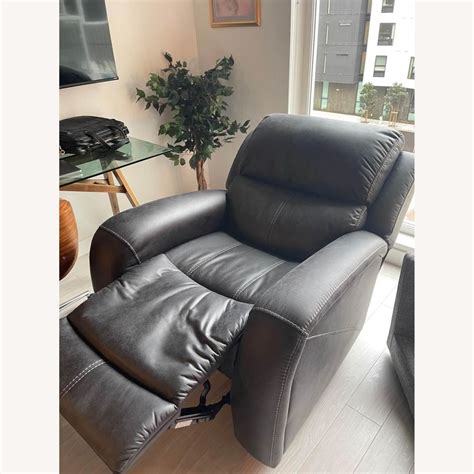 Power Recliner with USB Port - AptDeco