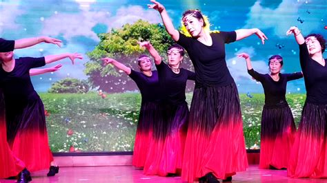 她们表演的舞蹈《梦回草原》；带来了草原的芬芳，浓郁的异域风情#舞蹈#梦回草原-舞蹈视频-搜狐视频
