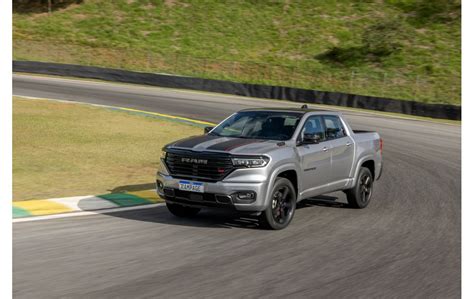 Nova Rampage é eleita “Picape Compacta” no Prêmio UOL Carros 2023 | Ram ...