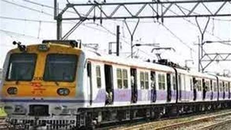 Mumbai Central Railway Station Local Train 的图像结果