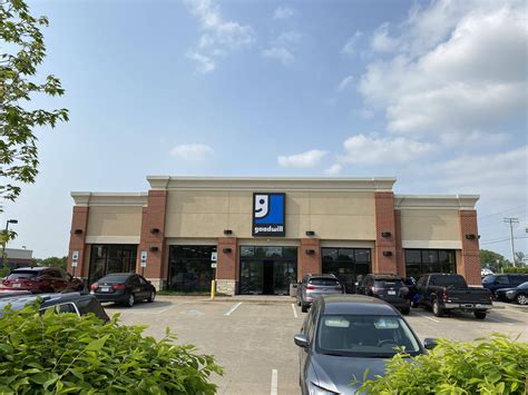Goodwill Retail Store of St. Peters, MO - Mid Rivers Mall Dr. - MERS ...