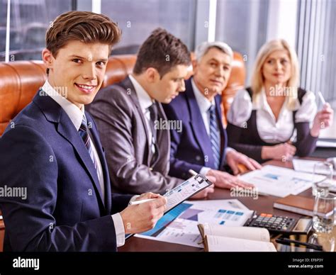 Group of Business People 的图像结果