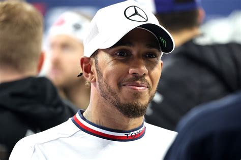 Hamilton veut prolonger sur le long terme avec Mercedes