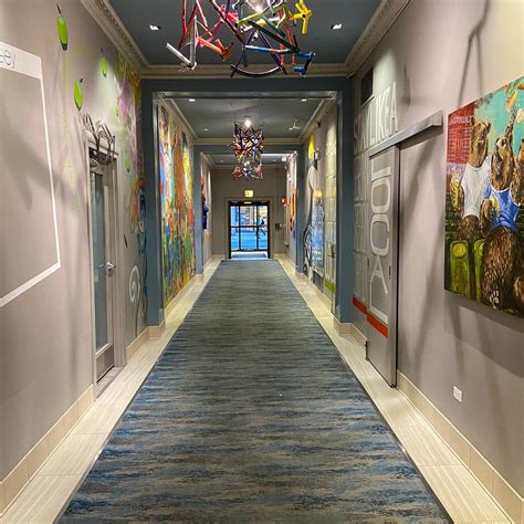 HOTEL VERSEY CHICAGO LINCOLN PARK - Hotel Reviews, Photos, Rate ...