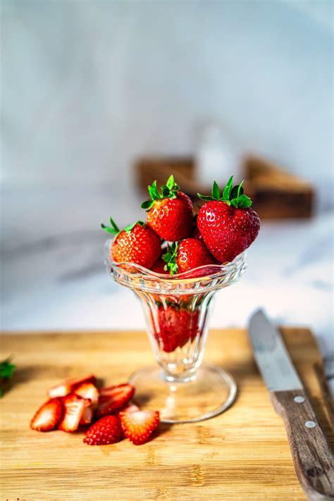 How to clean strawberries