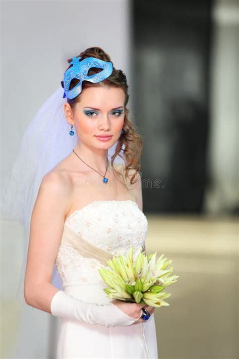 Female Mask Bride 的图像结果