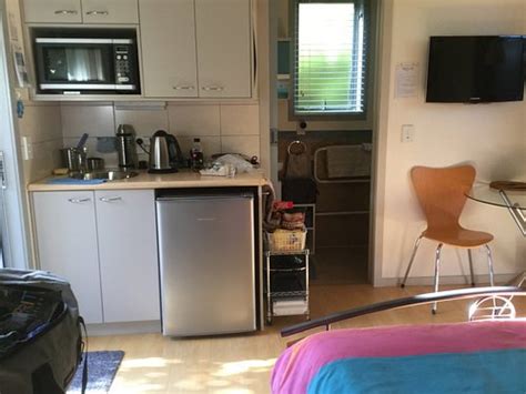 WALL STREET ACCOMMODATION (Kaiteriteri) - Guesthouse Reviews & Photos ...