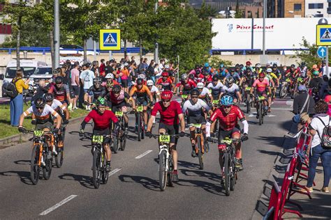 Fotos: Así ha sido la salida de la primera etapa de La Rioja Bike Race ...