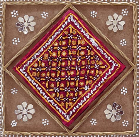 Buy Mirror work on Mud Tile in Lippan| Traditional Mud and Mirror Wall ...