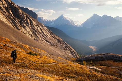 Outdoor Hiking 的图像结果