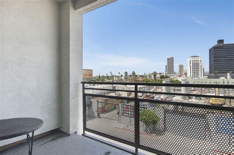 Corporate 1BR Apartment in LA | Wilshire La Brea
