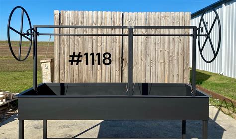 1118 COMMERCIAL high-capacity Charcoal Grill