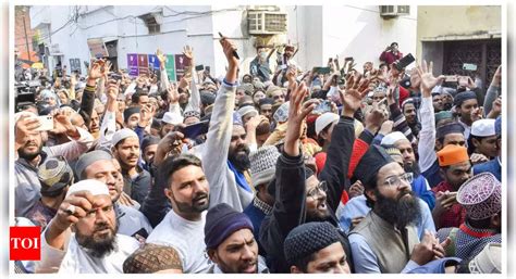 Bareilly Tense: Cleric’s ‘Jail Bharo’ Call on Gyanvapi Sparks Unrest ...