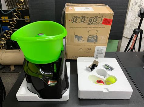 Go Dog Go Fetch Machine 的图像结果