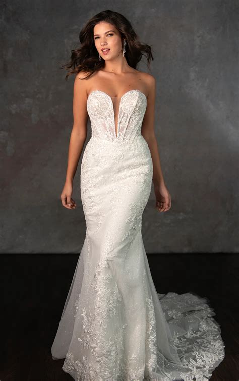 Fit-and-Flare-Brautkleid aus Spitze mit herzförmigem Ausschnitt