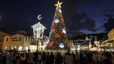Too late for Merry Christmas? January 7 and the second-coming of Christmas
