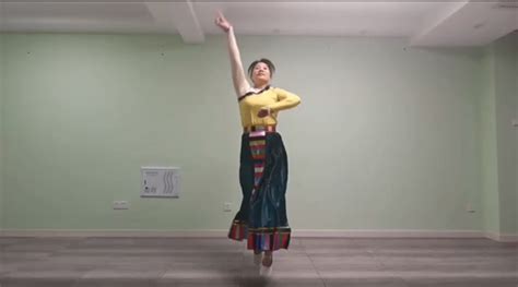 原创队形版藏族广场舞《北京的金山上》老歌新跳，流畅唯美！,舞蹈,广场舞,好看视频