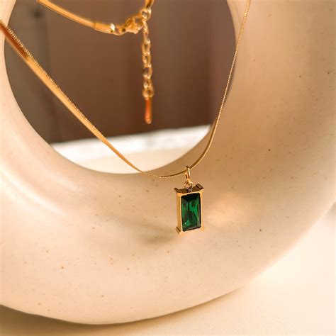 Bethany Pendant Necklace – Ivelle