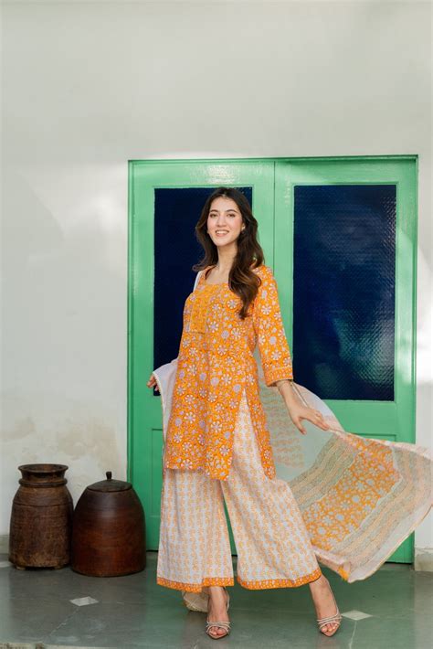 Yellow Floral Short Kurta set – DIMPLE DESIGN STUDIO