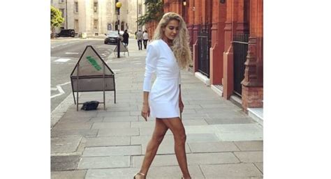 Take a sneak peek into Lisa Haydon's fitness routine | TheHealthSite.com