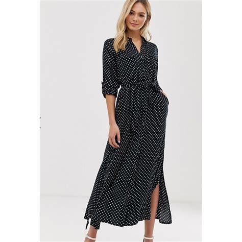 Sonam Kapoor Ahuja picks a polka dot dress for her London to Mumbai ...