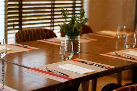 Restaurant Table Setting 的图像结果