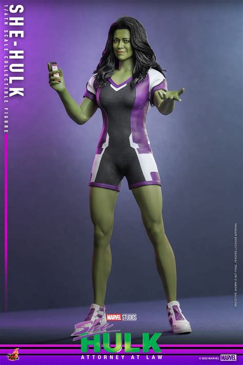 She-Hulk Smashes Her Way to Hot Toys with New 1/6 Scale Figure