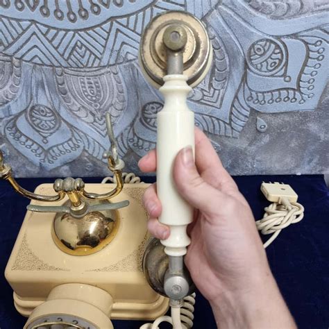 Antique Phone 的图像结果