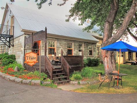 MANOIR D'YOUVILLE (Chateauguay, Quebec) - Hotel Reviews, Photos, Rate ...