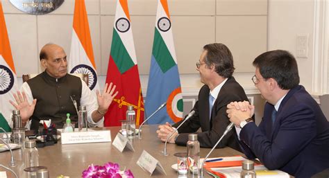 RM invites SAFRAN for more such co-development & co-production projects ...