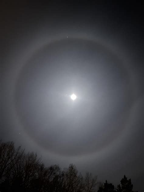 Perfect circle around the moon at midnight, Sweden : r/mildlyinteresting