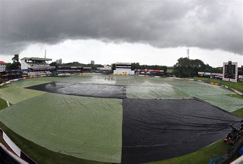 Top 5 best grounds for batting in Test history