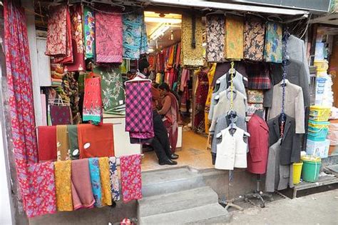 Markets in Shimla, Street Market in Shimla, Lakkar Bazaar Shimla