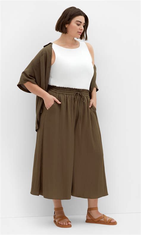 Women's Plus Size Elly Crop Khaki Pant