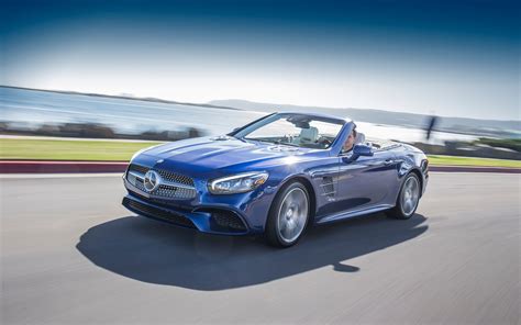 Mercedes-Benz SL 2017 : relookée et plus raffinée - Guide Auto