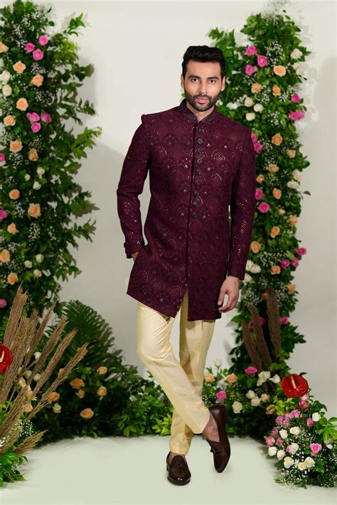 Wine indo western in lucknowi